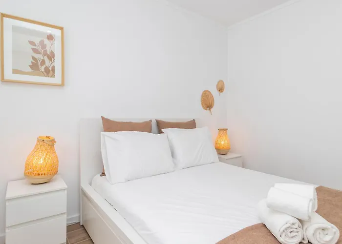 Feriehus Magalhaes Village By Lovelystay Santo Antonio da Charneca