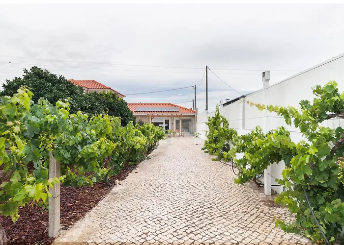 Feriehus Magalhaes Village By Lovelystay Santo Antonio da Charneca